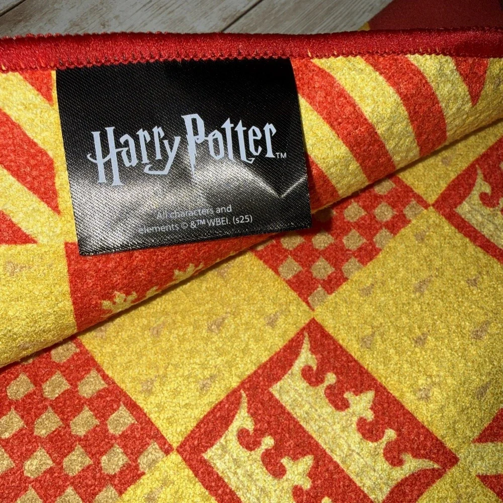 NWT Harry Potter Griffondor X Putt‎ Buddies Golf Towel 24